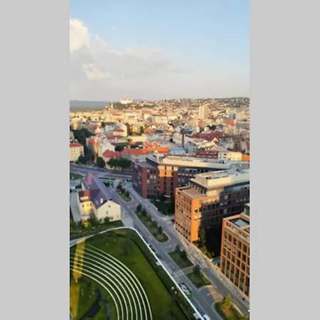 Апартаменты Castle View And Skyline View, Sky Park Братислава