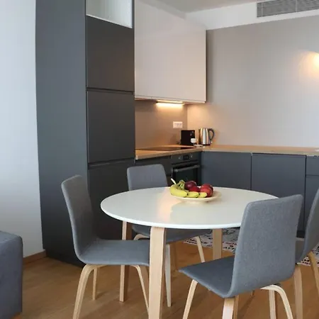 Castle View And Skyline View, Sky Park 아파트